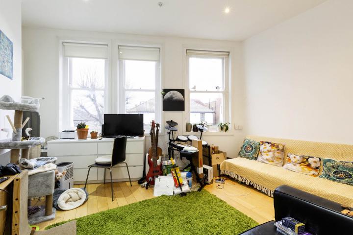  3 double bedroom split level flat located in a leafy part of Muswell Hill  Pages Lane, Muswell Hill 